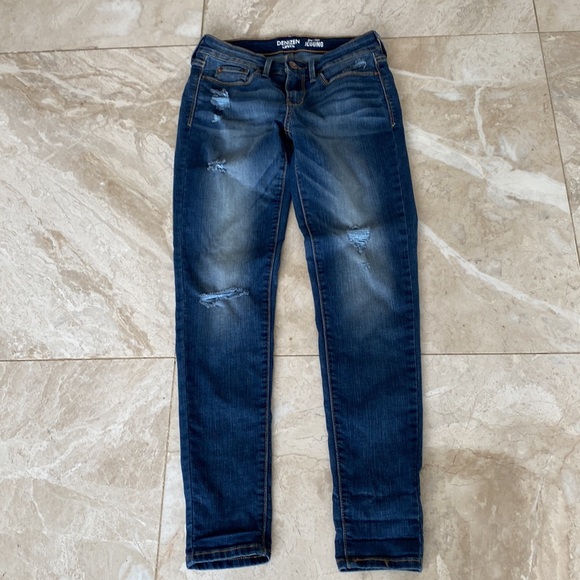 Denizen from Levi’s Low Rise Jegging - Picture 3 of 9